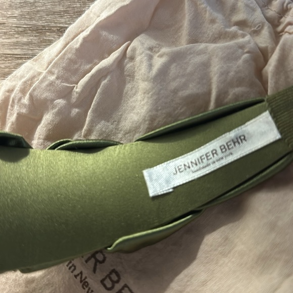 NWOT JENNIFER BEHR Amelia ruched silk-satin headband - Picture 4 of 6